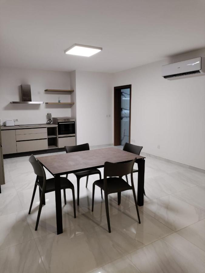 Apartment Modern Maisonette In Qawra